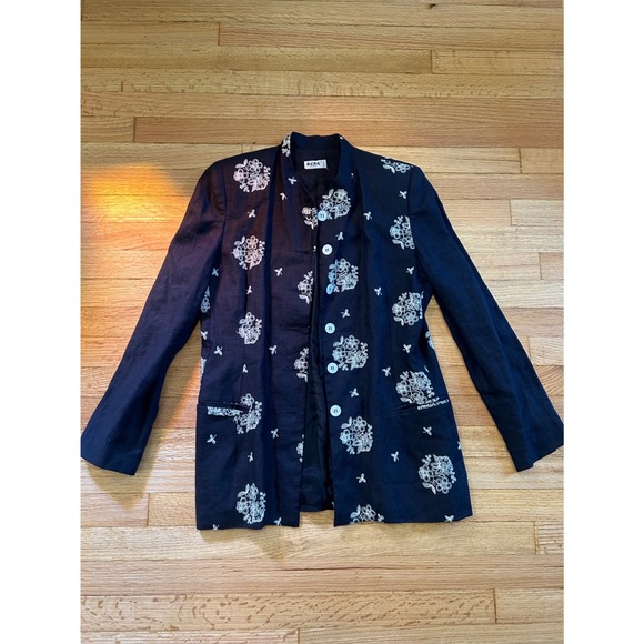 BCBG Paris Jackets & Blazers - BCBG Paris Vintage Black 100% Linen Floral Embroidered Blazer Jacket Size 10